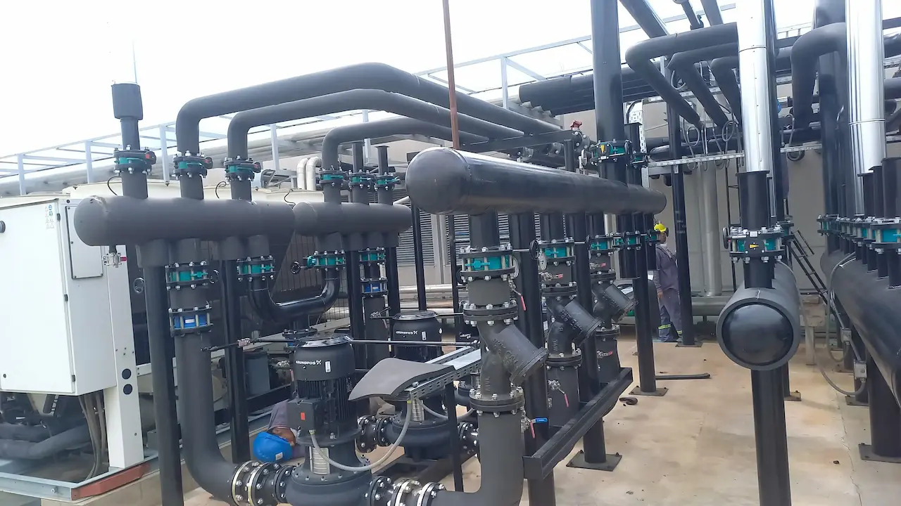 Fotografía del procedimiento de trabajo realizado en Aislaciones Térmicas Ezeiza SAS